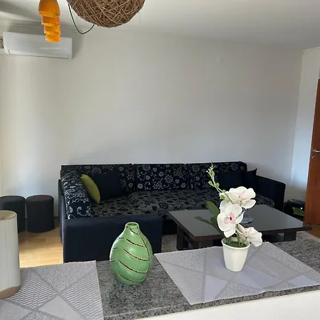 Two Bedroom 아파트 *